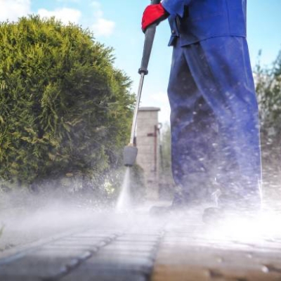 Térkő tisztítás: Miért fontos és hogyan végezzük el hatékonyan?